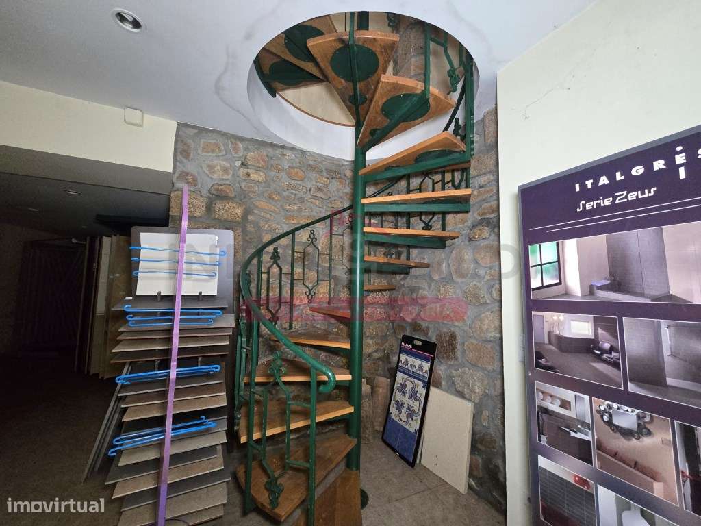 Prédio com varias frações Autónomas - Venda Judicial - Guarda-13