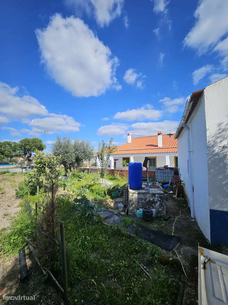 Moradia T2 + 1 com Quintal, Garagem e Anexo Sabugueiro, Arraiolos-24