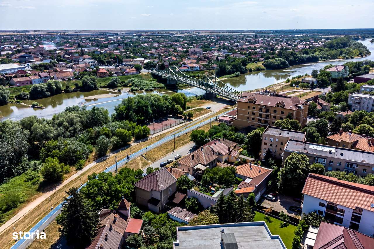 Casă pe Faleza Mureșului - Imagine principală: 2/17