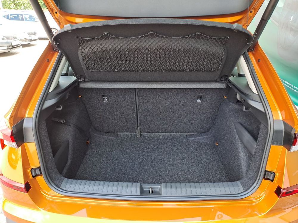 SKODA KAMIQ 1.0 TSI 115KM DSG DRIVE, bezdotykowo otwierana pokrywa bagażnika
