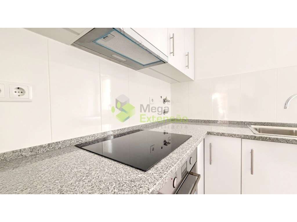 Apartamento T2, Novo, a estrear | Moderno | Centro de Torres Vedras-9