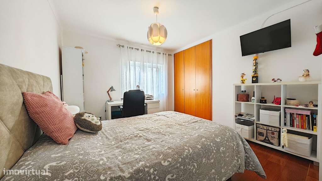 Apartamento T4 com garagem em zona do Tovim-9