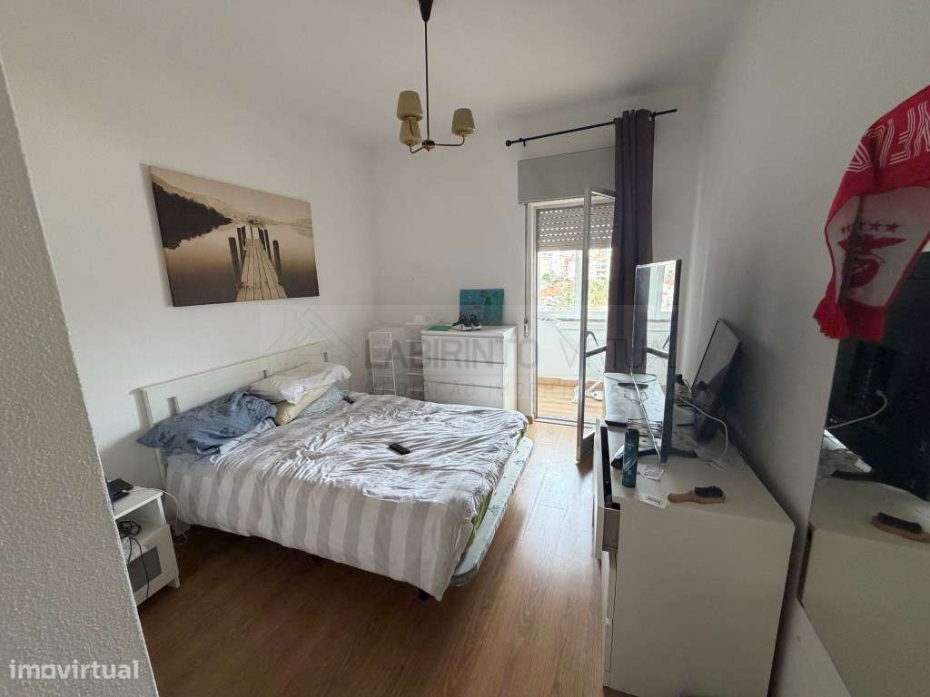 Vende-se T1 perto da praia e CP, em Paço d'Arcos-8