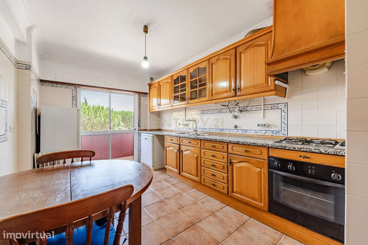 Apartamento T2 em Santa Marta do Pinhal-  Corroios, Seixal-6