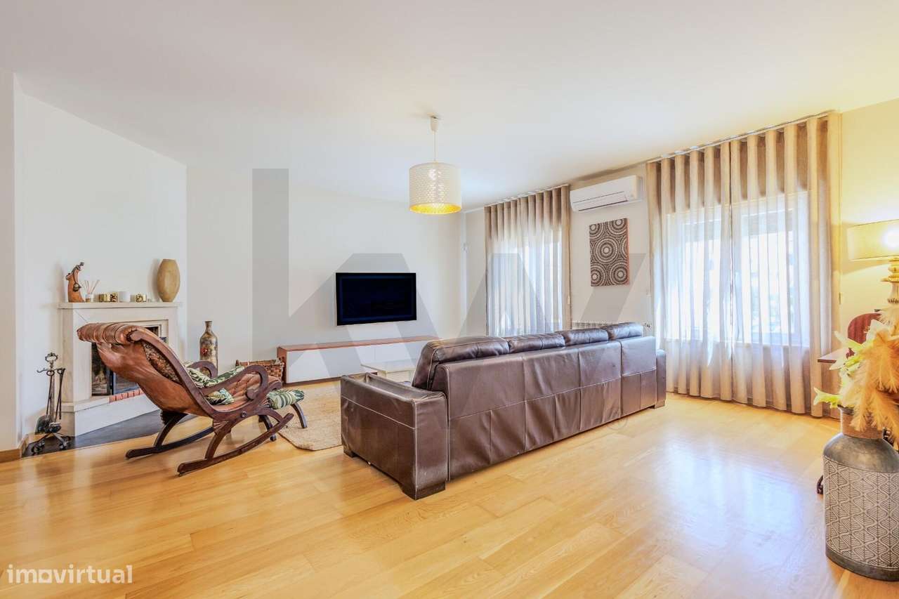 Moradia T4 com Sótão e Cave | Lareira | Jardim | Garagem | Casas da Vá - Grande imagem: 5/53