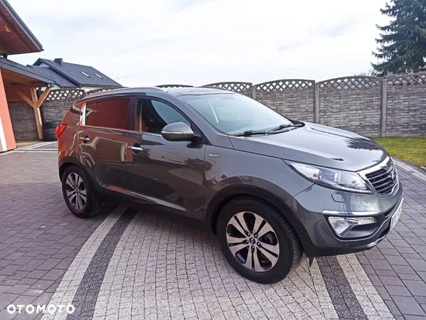 Kia Sportage 2.0 CRDI 4WD Automatik Dream-Team Edition - 38