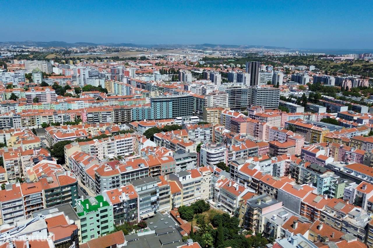 T3 Av. João XXI | 200m2 | 2 Elevadores | 2 Parqueamentos | Arrecadação-39