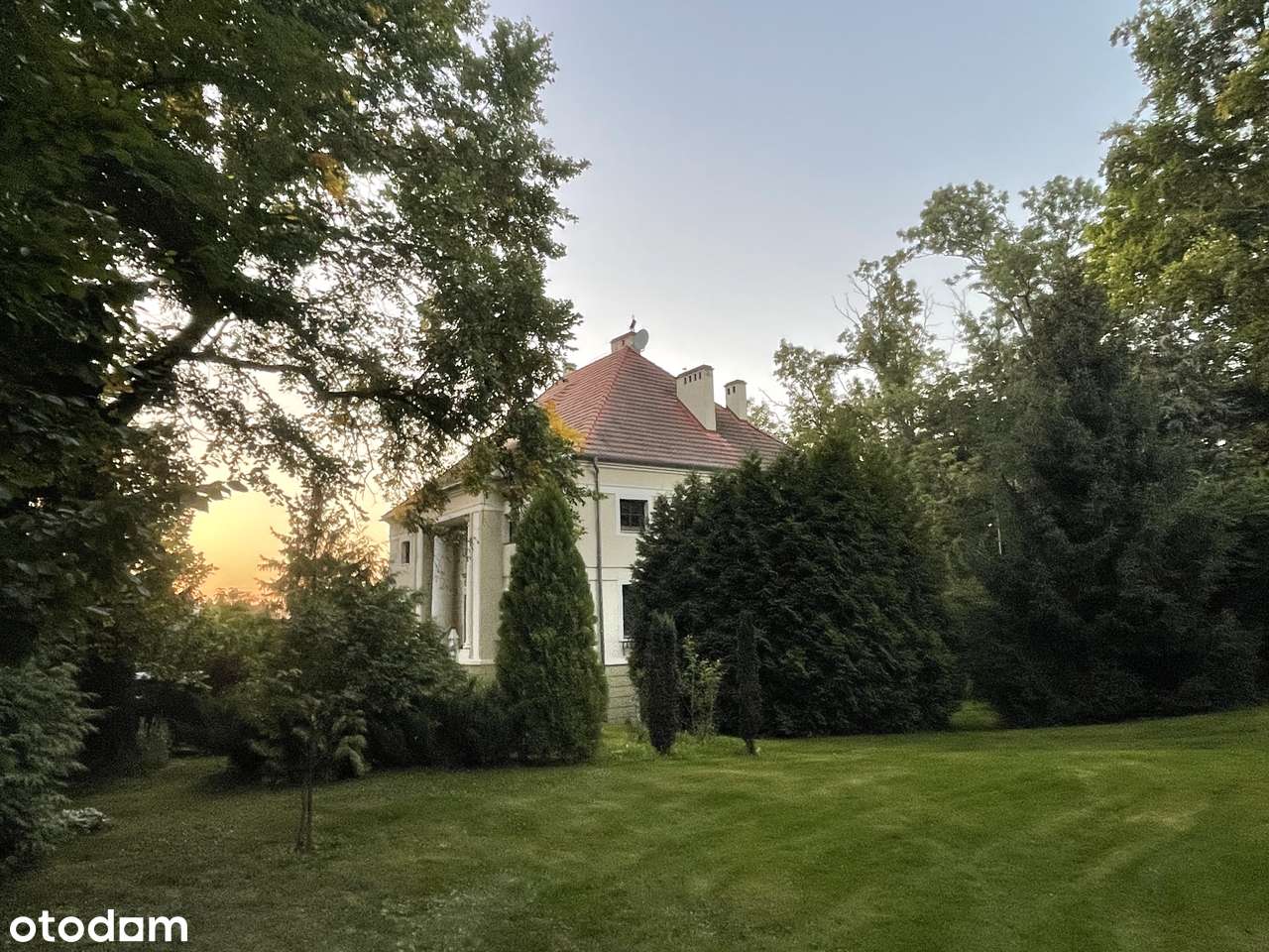 ZABYTKOWY PAŁAC W RYCHNOWIE – WYJĄTKOWA INWESTYCJA-10