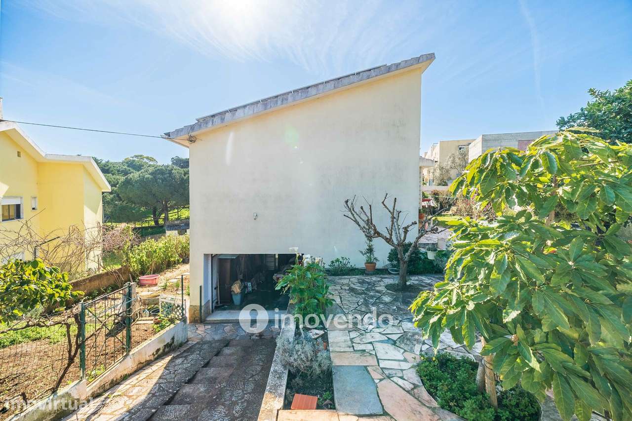 Moradia T3 mais Anexo T1 e Anexo T0 independentes, em Barcarena-56