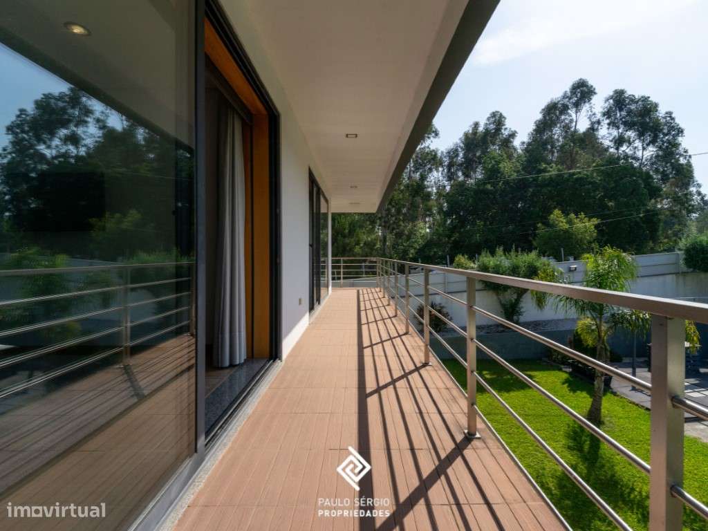 Moradia T5 em Oliveira de Azeméis-25