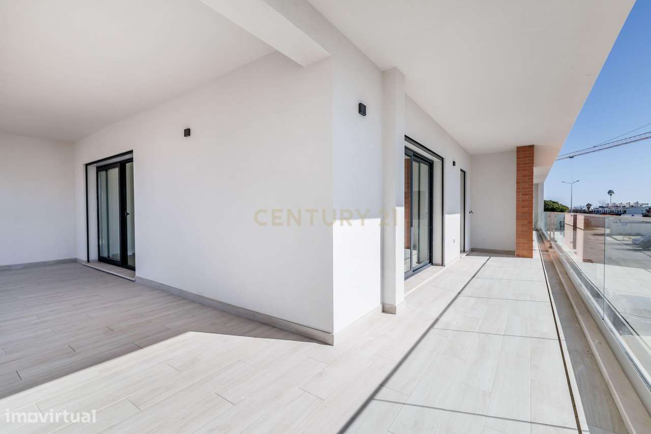 Apartamento T3 no Iris 2 – Terraços amplos, excelente exposição solar - Grande imagem: 2/25