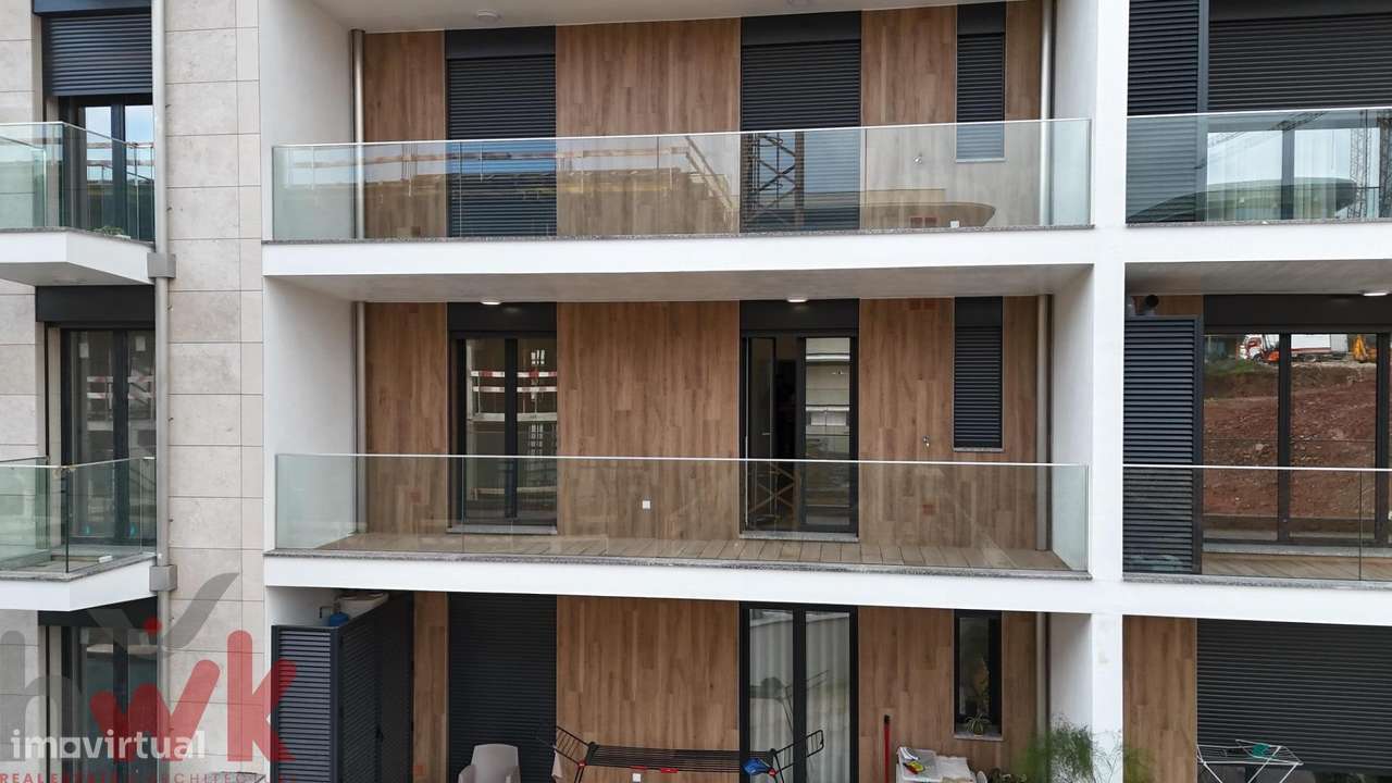 T2 Novo (2025) com 2 Suítes, Terraço e Garagem Box-11