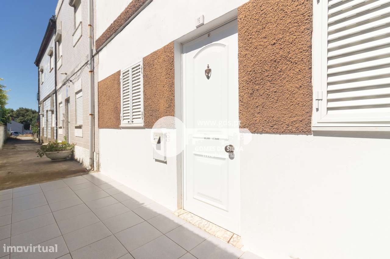 Moradia Bifamiliar com Potencial de Rentabilização – São Victor, Braga - Grande imagem: 3/34