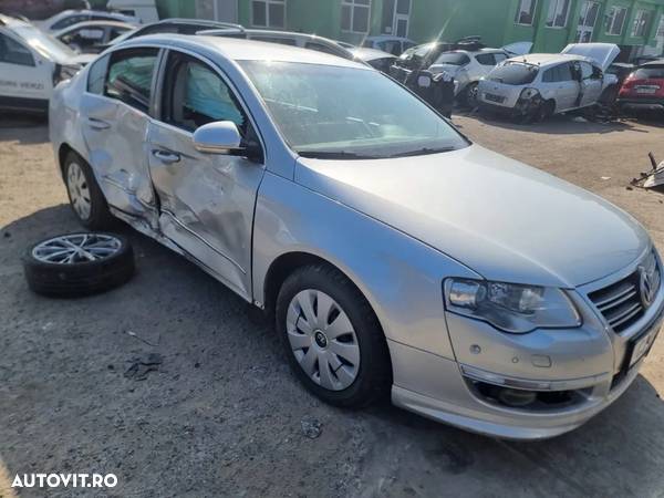 Dezmembrez VW Passat B6, an 2010, motor 2.0 CBBB, cutie de viteze automata - 4