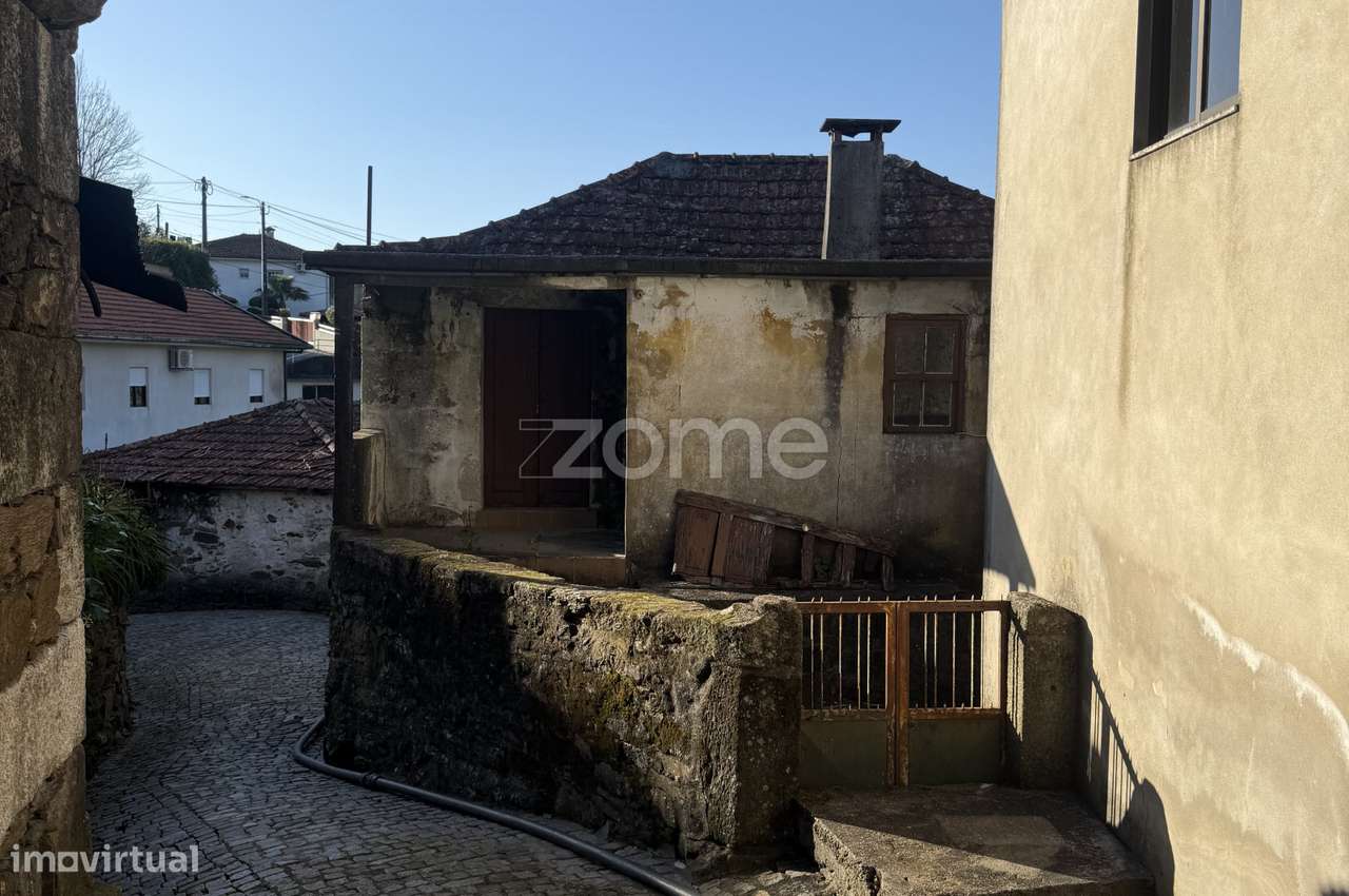 Moradia para restauro - Grande imagem: 4/4