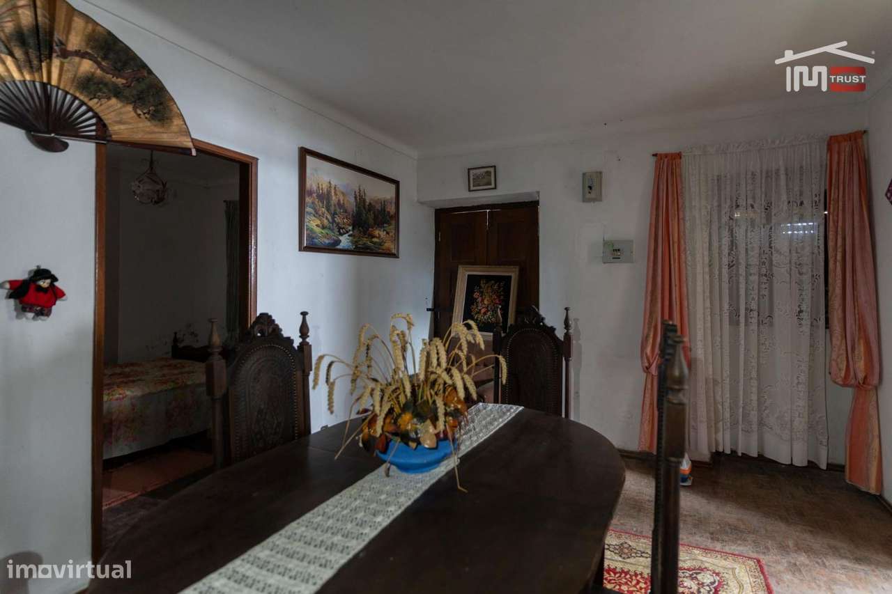 Moradia T2 grande potencial de ampliação inserida num terreno com 5... - Grande imagem: 3/30