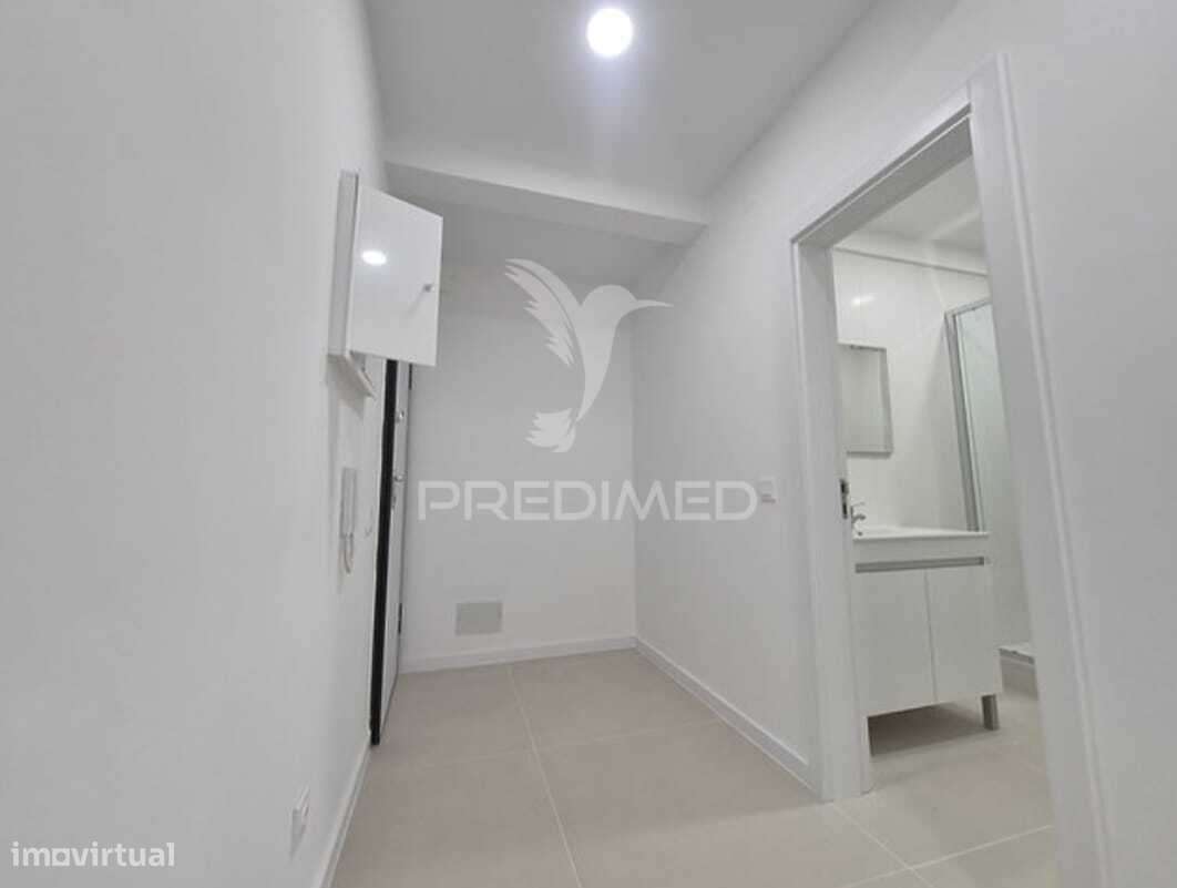 Apartamento T2 no Laranjeiro, Almada-4