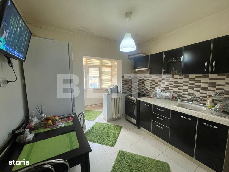 Apartament 3 camere, decomandat, zona 9Mai