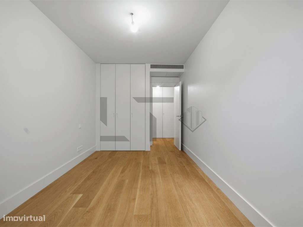 Apartamento T3 com Garagem para Venda junto à Av. da Liberdade, Lisboa-11
