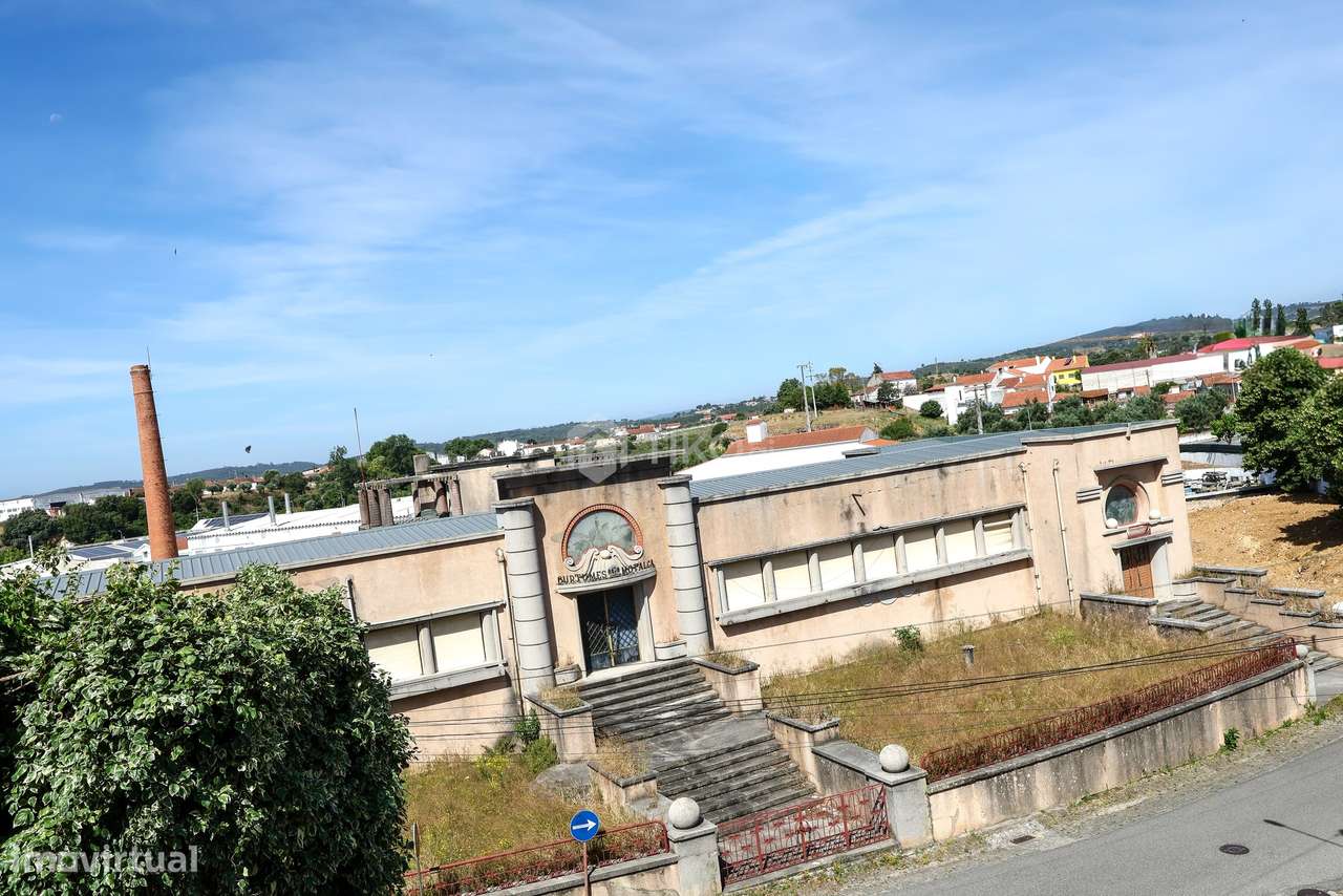 MORADIA T3 COM POTENCIAL PARA 2 HABITAÇÕES | CENTRO DE ALCANENA-35