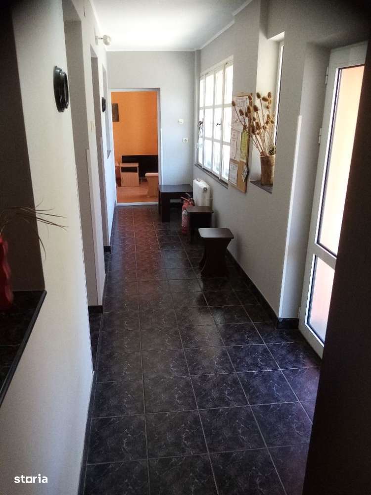 Proprietate pentru pensiune,azil sau familii numeroase-Șoimuș - Imagine principală: 4/20