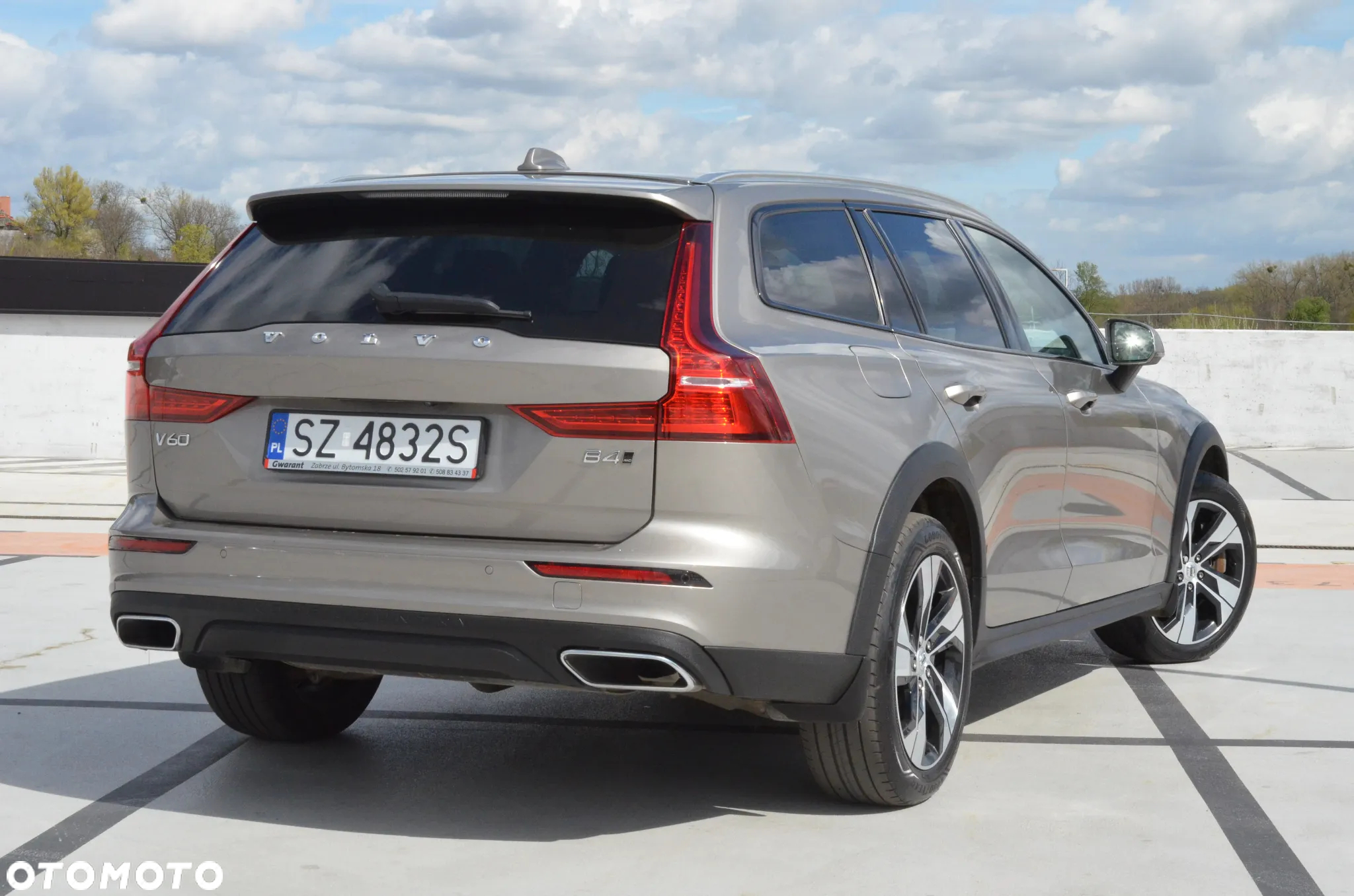 Volvo V60 Cross Country B4 D AWD Geartronic Pro - 19