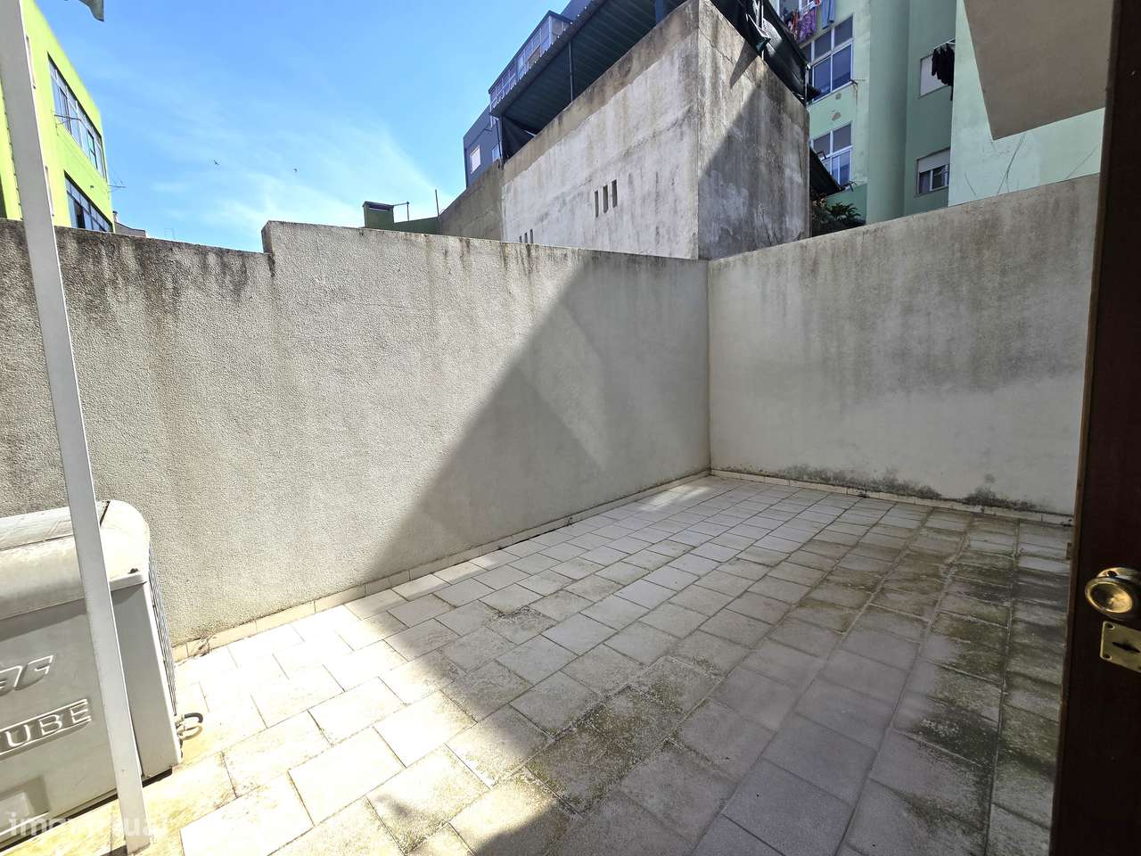 Espaço Comercial Versátil com 222m² – Excelência em Setúbal-30