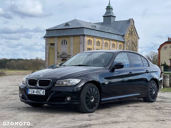 BMW Seria 3 318i - 1