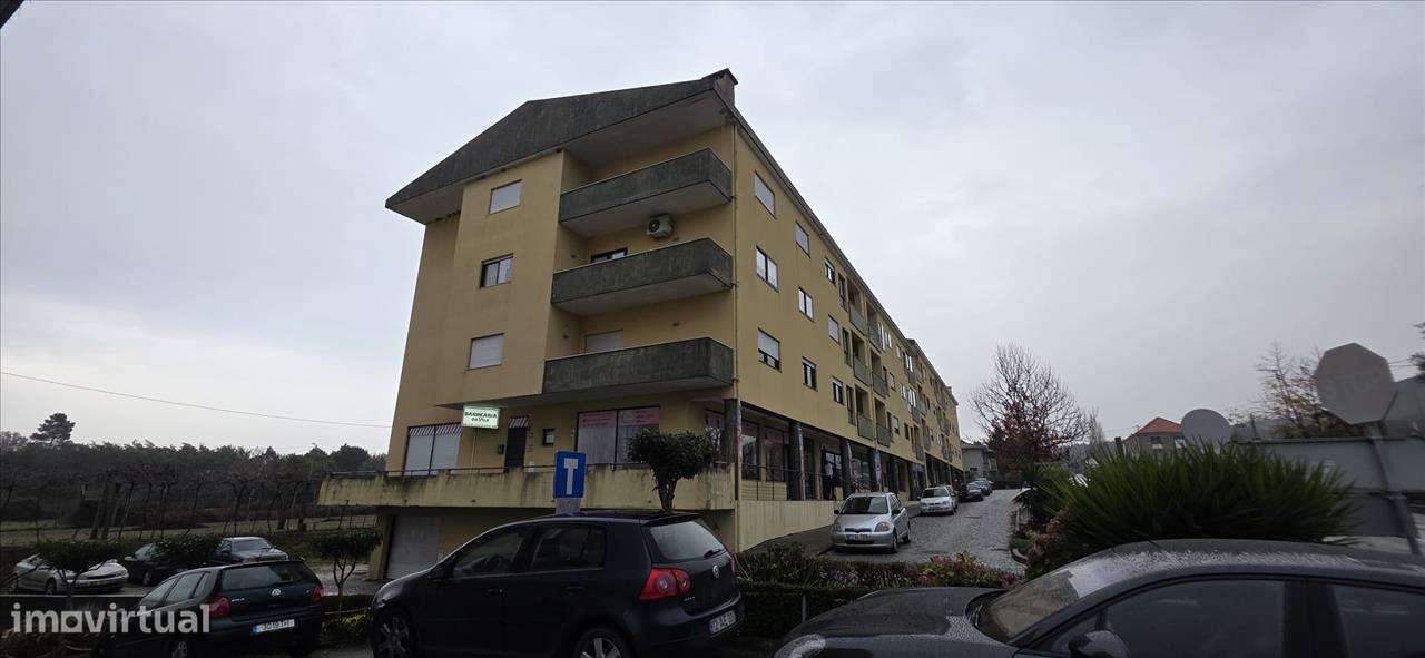 Apartamento T1 + Arrecadação Paço de Sousa (Penafiel)-17
