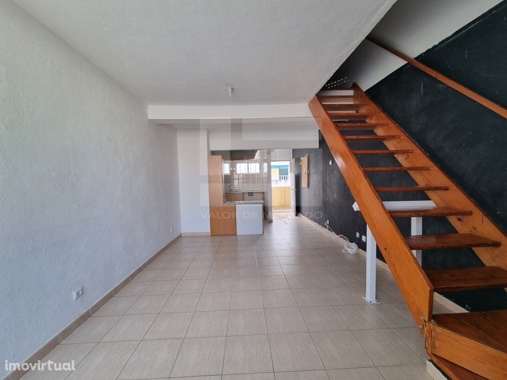 APARTAMENTO T2 - AJUDA