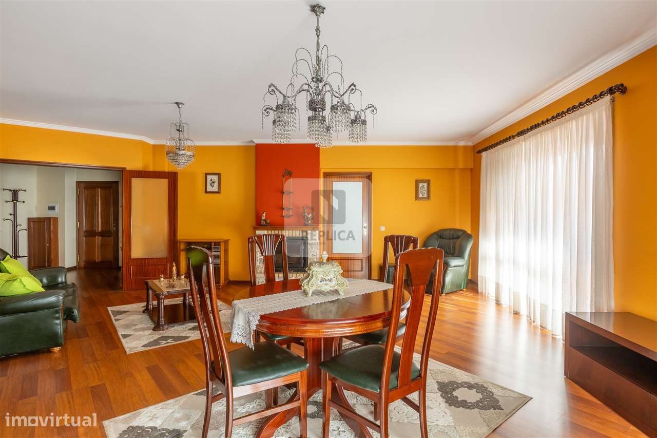 Apartamento T2 com varanda e Garagem em Matosinhos-8