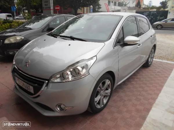 Peugeot 208 1.2 VTi Allure - 3