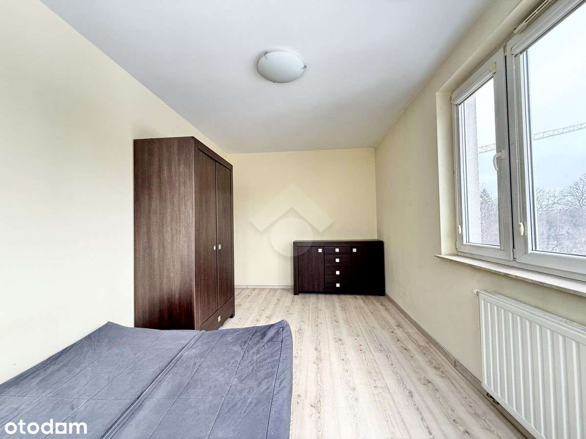 Przestronne 3- pokojowe mieszkanie z balkonem!-0