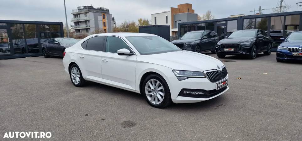 Skoda Superb 2.0 TDI DSG SportLine - 2