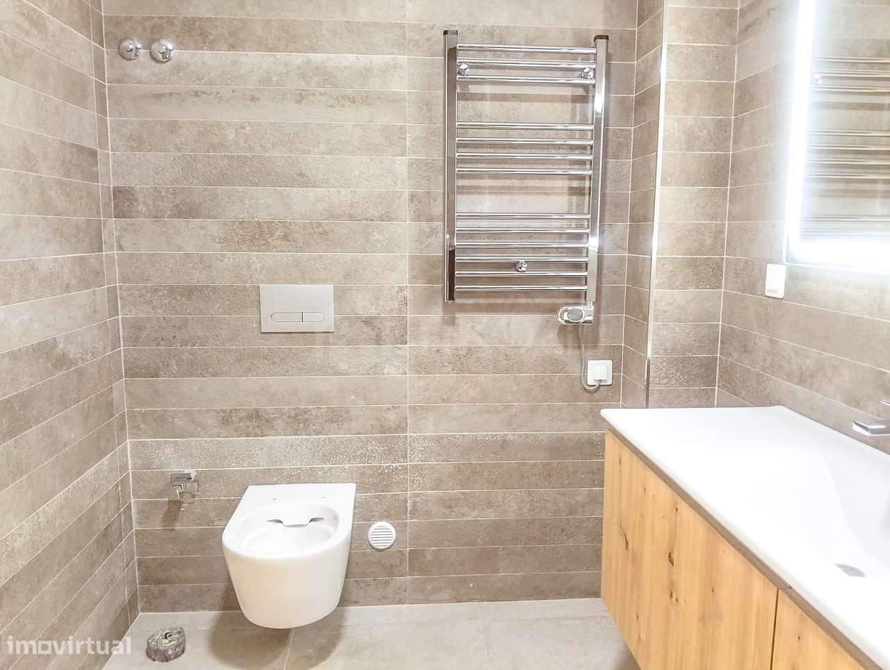 Apartamento T3 + 1 DUPLEX  com garagem/BOX  e arrumos à venda em Monti-20