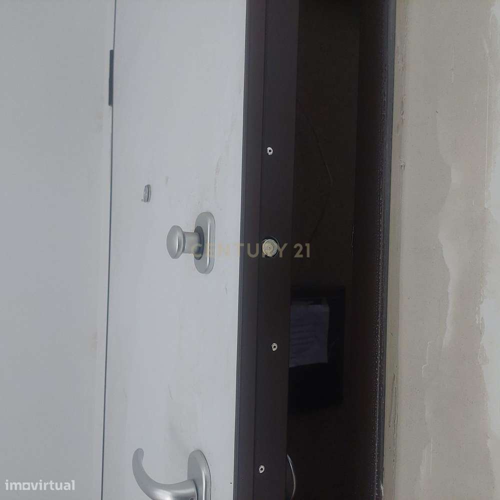 Apartamento T2 - Cruz de Pau - Grande imagem: 3/13