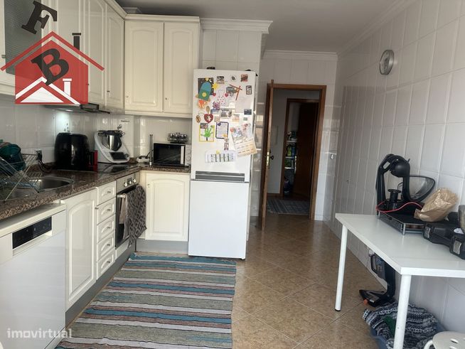 EXCELENTE T2 C/ LAREIRA ÁREA 123M2 SANTA MARINHA 220.000€-4