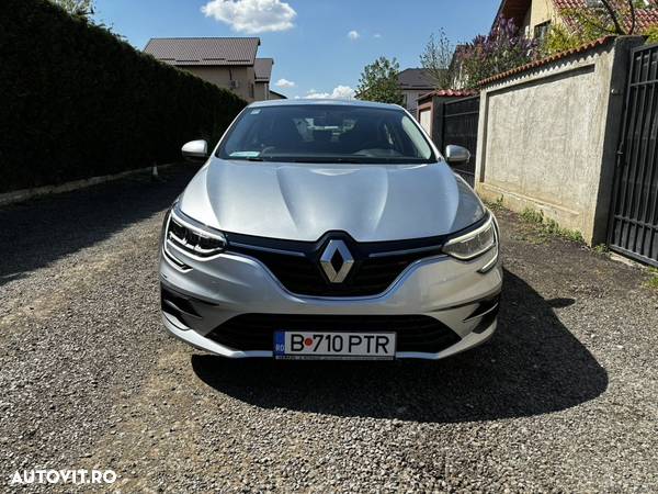 Renault Megane TCE 140 MT Techno - 3