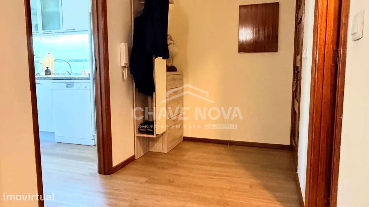 T2 Ren. c/lugar de garagem em Vila Nova de Gaua ( Gaiashopping)-6