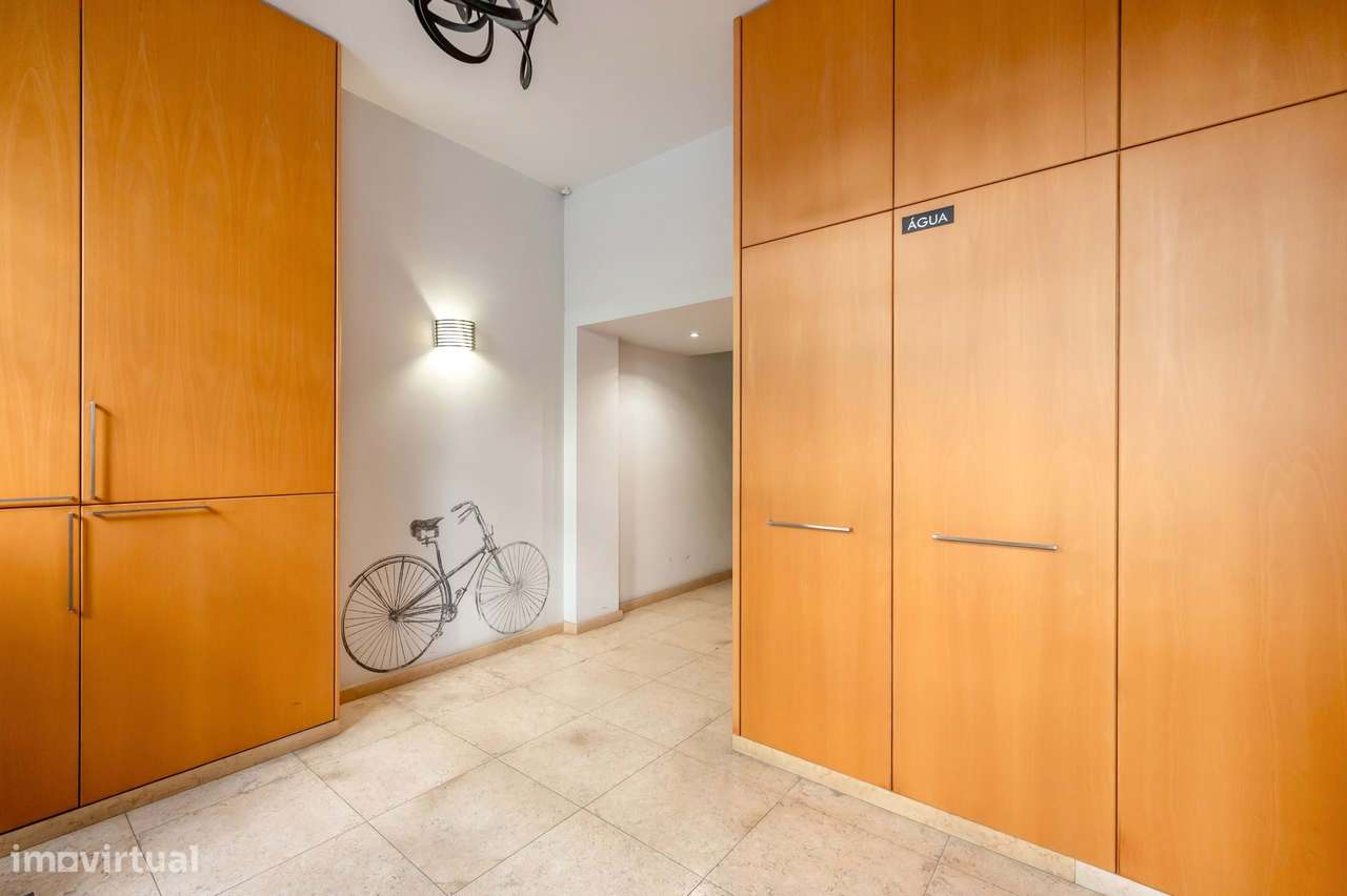 Apartamento T2 com 4 terraços e garagem nas Avenidas Novas, Lisboa-49