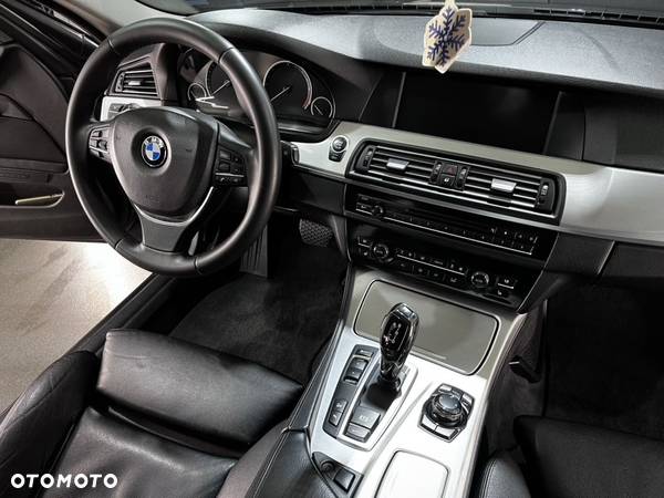 BMW Seria 5 530d xDrive Luxury Line - 29