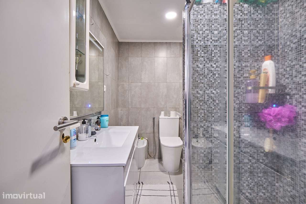 Apartamento T3 com varanda na Sobreda-6