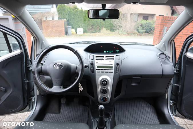 Toyota Yaris 1.3 Luna A/C - 10