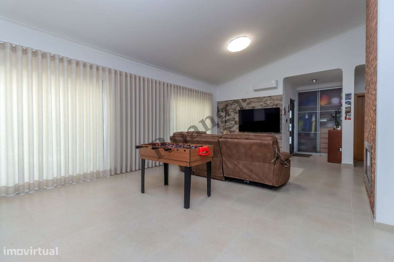 Excelente Moradia  para venda na Aldeia de Santo André-8