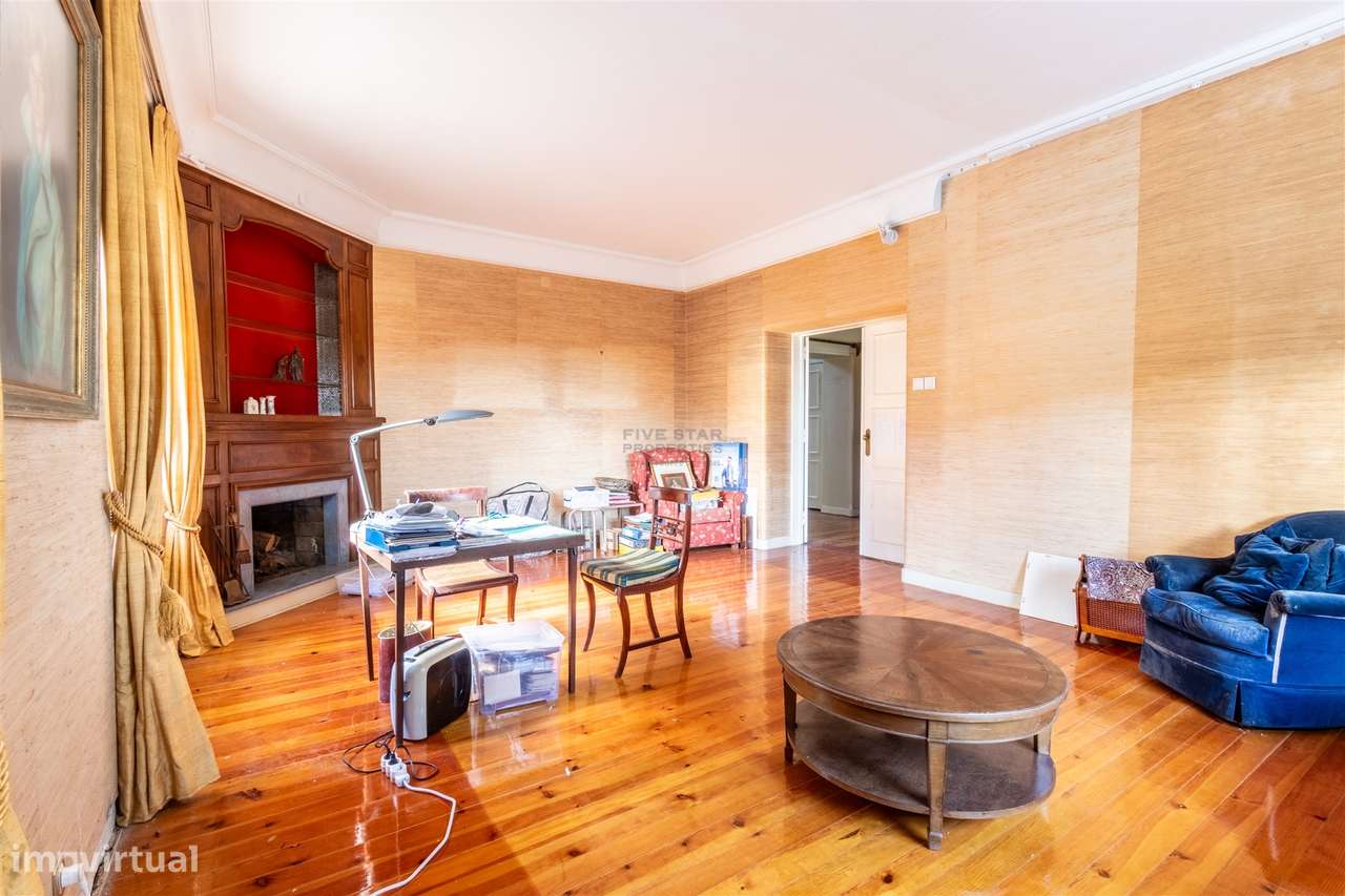 Moradia Estoril Cascais Vista Mar para renovar T6-5