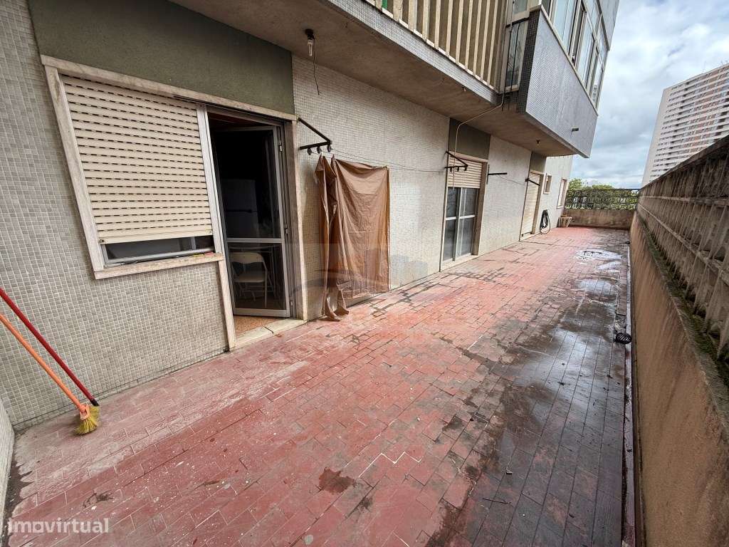 Apartamento T3 com Terraço e Garagem - Moscavide / Expo - Grande imagem: 2/38