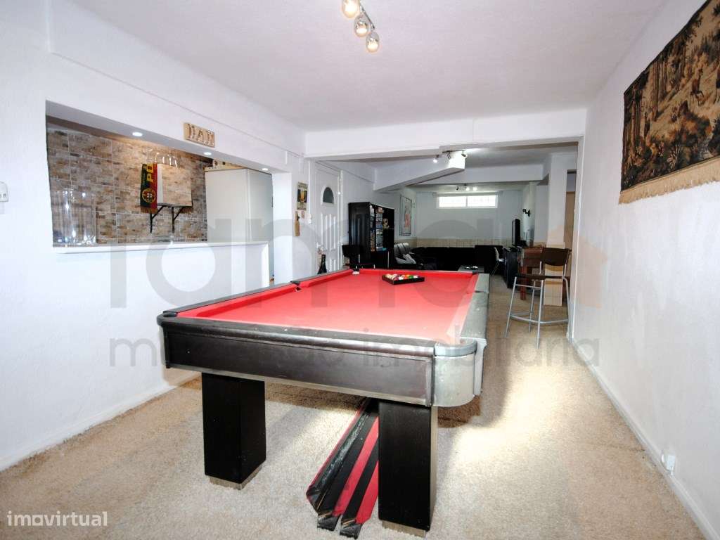 **Oportunidade Única: Moradia T6 à Venda!**-41