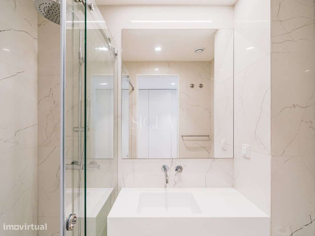 Penthouse T3 com piscina no terraço - Primeira linha de Mar-47