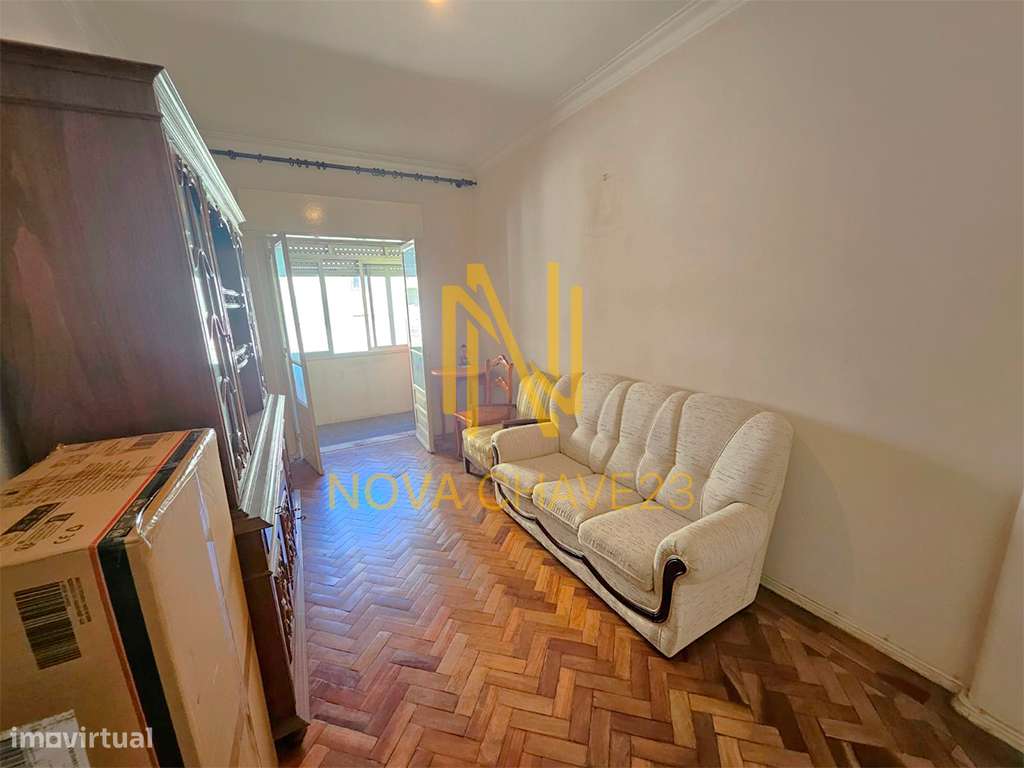 Apartamento T2 Soalheiro em São Domingos de Benfica-20