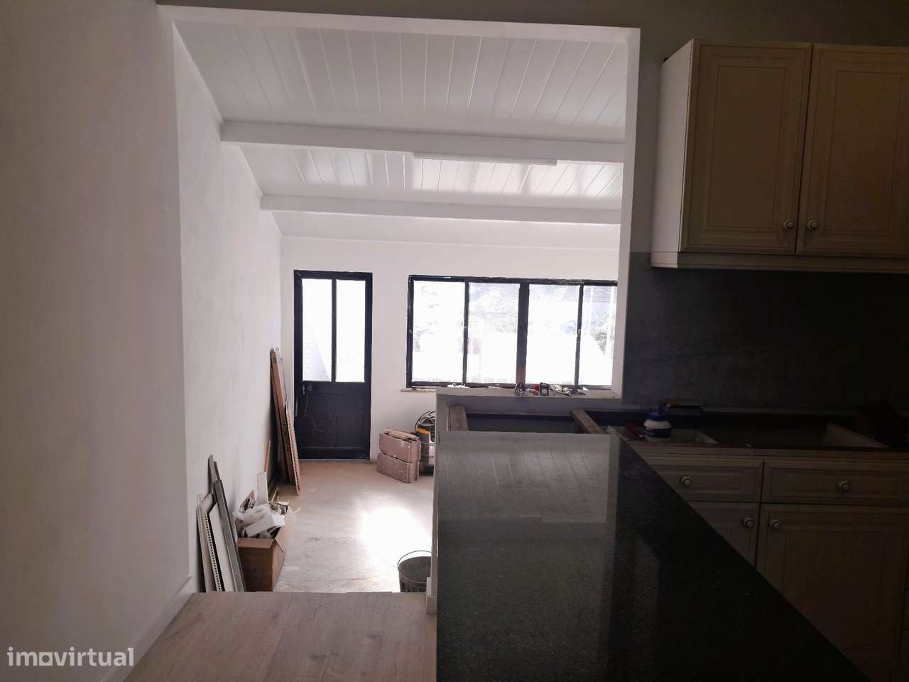 Moradia T3 com Garagem em Remodelação – Anaguéis, Coimbra-15